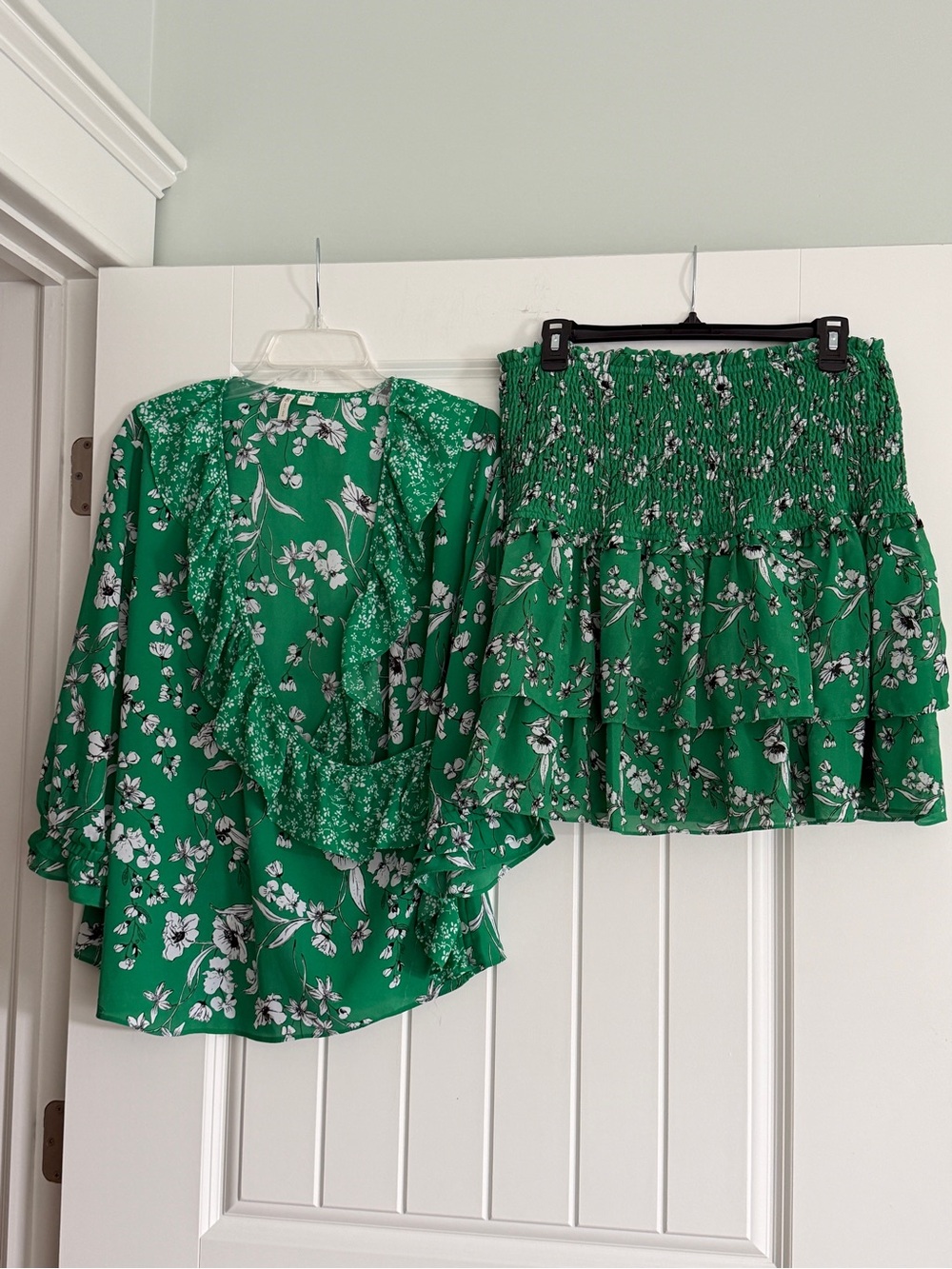 Cato Green Floral Smocked Tiered Mini Skirt & Wrap Top Set Sz Large
